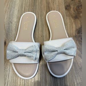 American Exchange White Bow Rhinestone Slide Sandals Size 7 NWOT